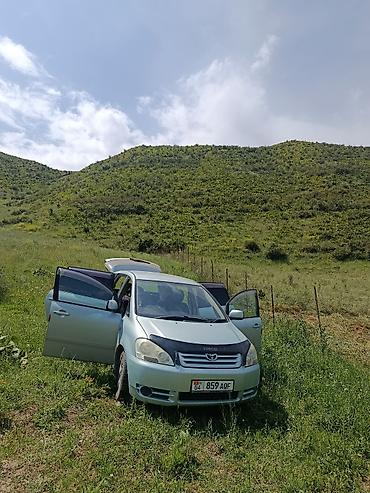 корса: Toyota Ipsum: 2002 г., 2 л, Автомат, Бензин, Минивэн — 3