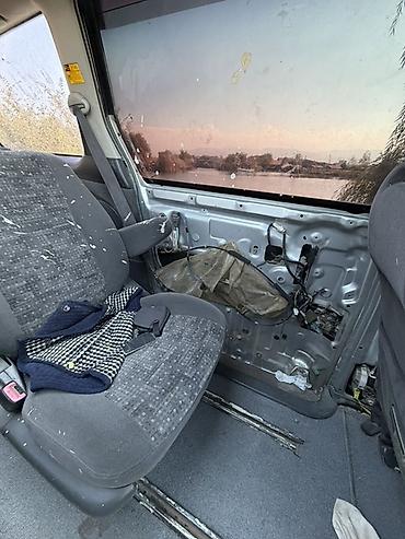 тайота в: Toyota Estima: 2004 г., 3 л, Автомат, Газ, Минивэн — 10