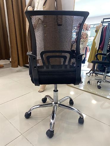 Ofis mebeli: Mesh arxalı ofis kreslosu - Rəng: qara - Nəfəsalan mesh arxa hissə – — 3