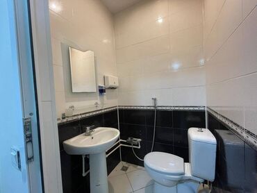 Ofislər: Xətai metrosunun arxasında, metroya piyada 7-8 dəqiqəlik məsafədə, 16 — 19