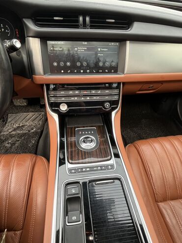 Jaguar: Jaguar XF: 2018 г., 2 л, Автомат, Дизель, Седан — 12