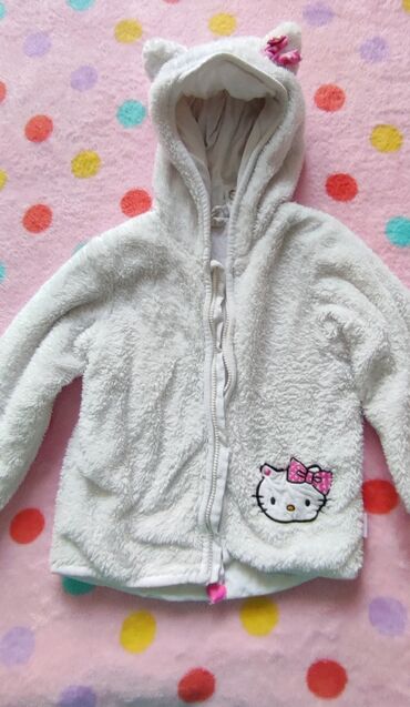 хеллоу китти: Мягкая детская куртка с капюшоном в стиле Hello Kitty. Куртка белого