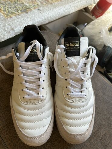 чемоданы бишкек дордой цены: Мужские кроссовки, 42, Adidas, Новый, цвет - Белый
