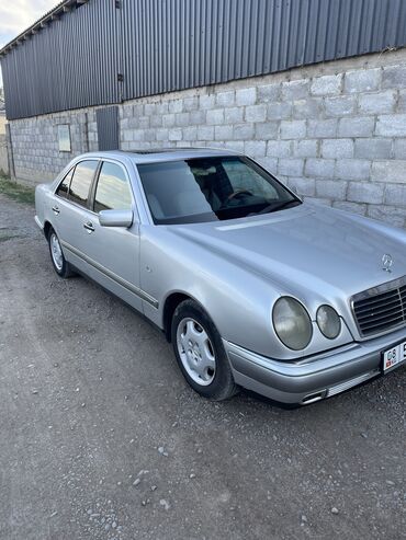 мерс унверсал: Mercedes-Benz E-Class: 1995 г., 2.3 л, Механика, Бензин, Седан