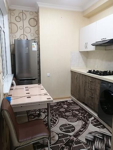 Salam. Ev 6 /6 si, lift yoxdur. Qanuni 2 otaq 60 kv, ev əşyalarla — 6