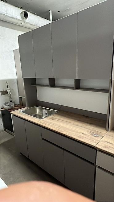 silver kitchen: Высота 2.10 Ширина 1.50 Глубина 0.60 Кухонный гарнитур в современном — 2