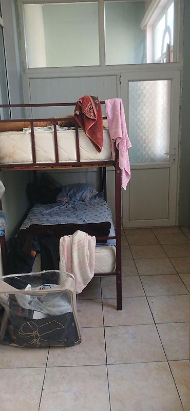 em hostel: Köməkçi yataqxana/hostel tipli obyekt – uzun dəhliz boyunca pərdələrlə — 5