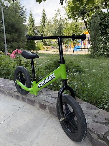 беговел купить: Беговел Strider, зеленый. Состояние новое, ребенок не заинтересовался — 1
