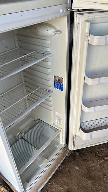 fridge: Холодильник Indesit, классический белый, с верхней морозильной — 2