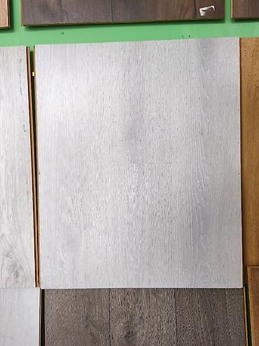 laminant: Açıq boz rəngdə taxta teksturalı döşəmə paneli - Material: lamİNAT — 1