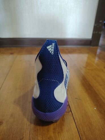 Krasofkalar və idman ayaqqabıları: Heş geyinilməyib yeni vəziyətdədir 40-40.5 razmerdi predator A klas — 9