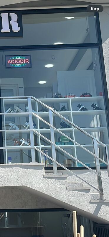 Ev üçün mebel: Vitrin satılır1.80 m eni 2.20m uzunu