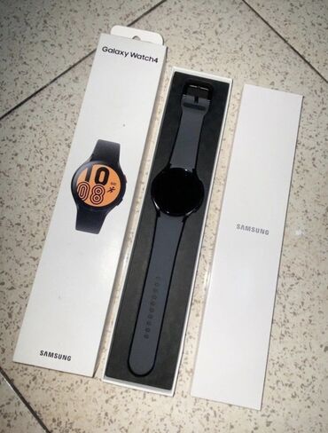 часы с эмиратов: Samsung Galaxy Watch 4 Размер 44 мм (большая версия, не путайте с