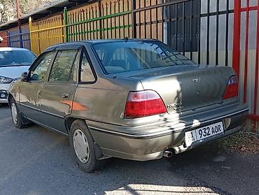 Daewoo Nexia: 2000 г., 1.5 л, Механика, Бензин, Седан