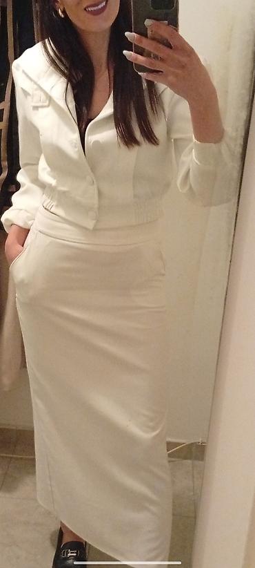 elegantni zenski kompleti: Beli ženski kratki jaknić/blejzer SevenDay, veličina S. - Model — 4