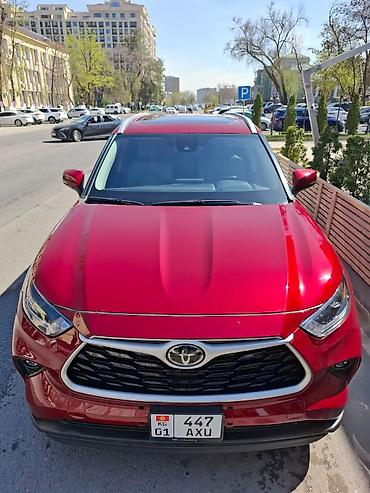 Toyota: Toyota Highlander: 2023 г., Автомат — 8