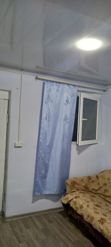 1 otaqlı kirayə: Sadə təmirli, təmiz və səliqəli bir otaqlı mənzil kirayə verilir