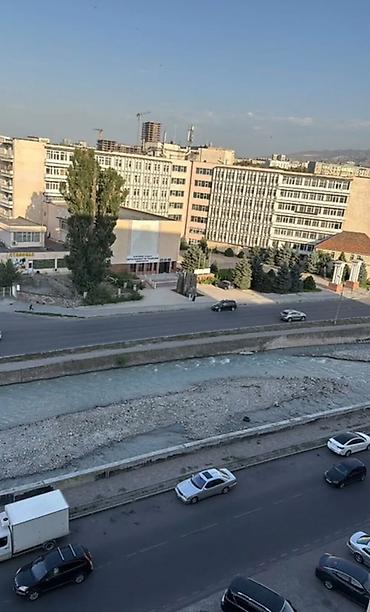 69: 2 комнаты, 69 м², ул. Ахунбаева / Малдыбаева Элитка, 8 этаж, Евроремонт — 9