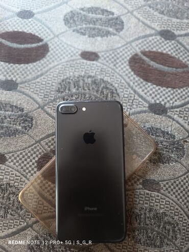 iphone 7 jet black: IPhone 7 Plus, 32 GB, Qara, Barmaq izi