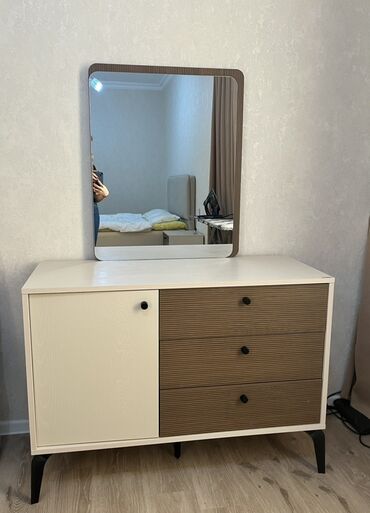 Yataq otağı dəstləri: İkinəfərlik çarpayı, 2 tumba — 12