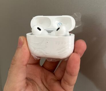 Qulaqlıqlar: Airpods pro 2 yenidir kabeli var qutsu yoxdu istifade edilmeyib real