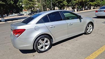 forut satsi: Chevrolet Cruze: 1.4 l | 2013 il 286532 km Sedan — 5