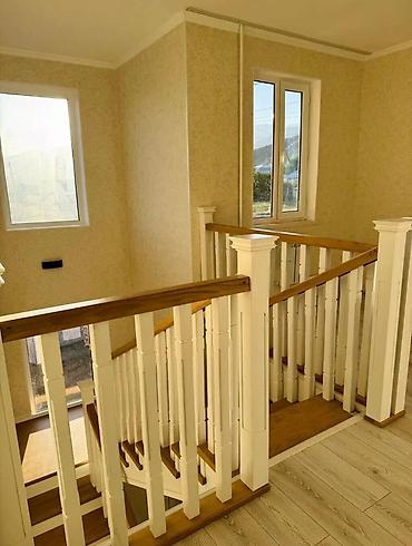 Продажа коттеджей и домов: Г. Чолпон- Ата в центре 2-этажный кирпичный дом 6-соток Дом 5ком — 6