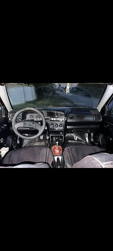 mazda 2000: Volkswagen Golf: 1992 г., Хэтчбэк — 8