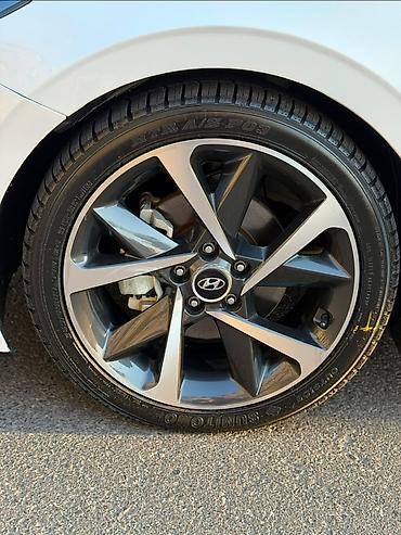 Hyundai: Hyundai Sonata: 2 l | 2021 il Sedan — 9