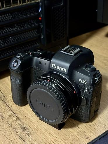 hdm: Беззеркальная камера Canon EOS R (байонет RF) + переходник, батарейка — 1