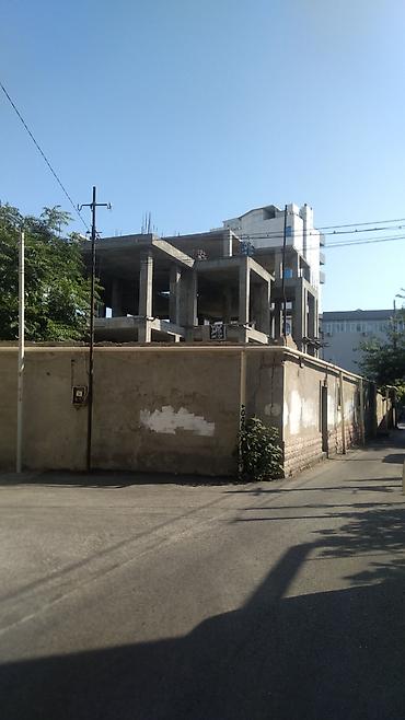M.Ə. Rəsulzadə qəs. 7 otaqlı, 800 kv. m, Təmirsiz