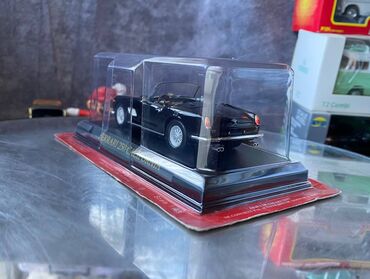 Avtomobil modelləri: Коллекционная модель Ferrari 250 GT California Black 1957 Altaya — 12