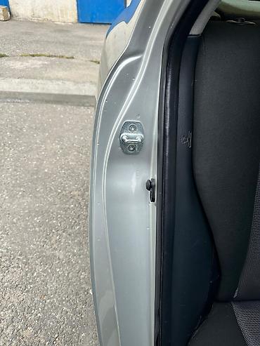 Toyota: Toyota Corolla hatchback (E120), gümüşü rəng. - Kuzov: 5 qapılı — 19