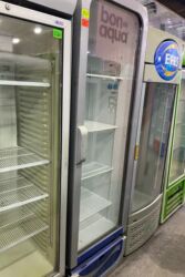 ПО для бизнеса: Su ve şirə vitrini əla işləyir 3 ay zəmanət verilir Avropa istehsalı