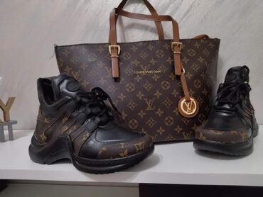 Women's Sneakers and athletic shoes: 39 — 8