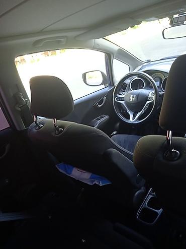 70 сом: Honda Jazz: 2009 г., 1.3 л, Автомат, Бензин, Хетчбек — 10