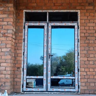 ремонт пластиковых дверей: Пластиковое окно, Комбинированное, цвет - Белый, Новый, Бесплатная доставка