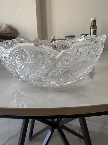 Kənaqlı şüşə/kristal qab - Material: qalın, şəffaf kənaqlı şüşə