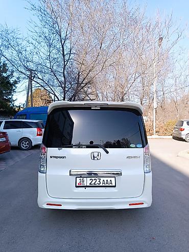 Honda: Honda Stepwgn: 2010 г., 2 л, Автомат, Бензин, Минивэн — 5