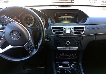 Mercedes-Benz: Mercedes-Benz E-Class sedan - Korpus: Qara rəng, aerodinamik kuzov — 9