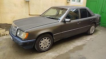 w124 radiator: Mercedes-Benz E-Class W124 sedan - Kuzov: 4 qapılı sedan, tünd boz — 1