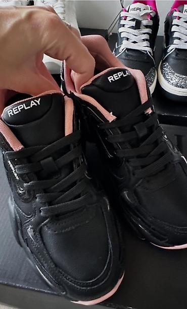 Patike: Ženska obuća – modeli prikazani na fotografijama - Steve Madden — 6