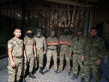 крой: Комплект военной/тактической формы в камуфляжной расцветке. В наборе — 1