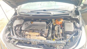 Su nəqliyyatı: Chevrolet Cruze: 1.4 l | 2019 il 182000 km Sedan