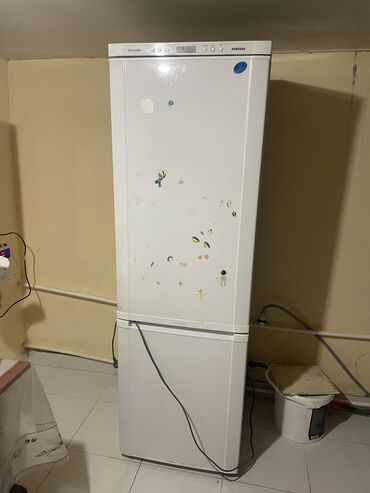 soyuducu soyutmur: Б/у Холодильник Samsung, No frost, Двухкамерный, цвет - Белый