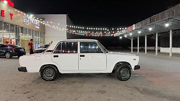 benzin ceni: VAZ 2107 sedan - Kuzov: 4 qapılı sedan, ağ rəng Karopdada prablem — 6