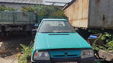 сломанные машины: Volkswagen Transporter: 1983 г., 1.8 л, Бензин — 4