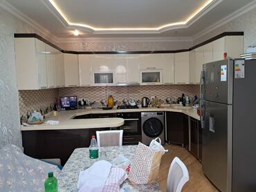 Təkərlər: Metbex mebeli tecili 550azn Olculeri kenarlar 2.20sm orta 3.60 ustunde