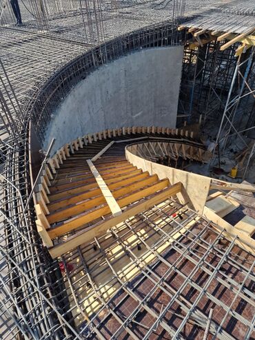 Строительный бетон: Hər növ "Beton Pilləkən"-in yığılması,"Bina","Su Anbarı""Hörgü üstü