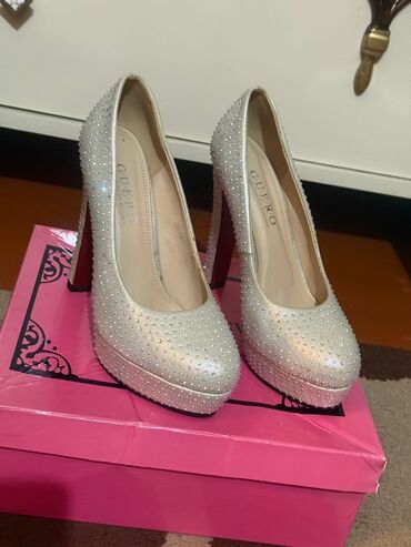 женские туфли на квадратном каблуке: Туфли, Размер: 38, цвет - Серебристый, Новый